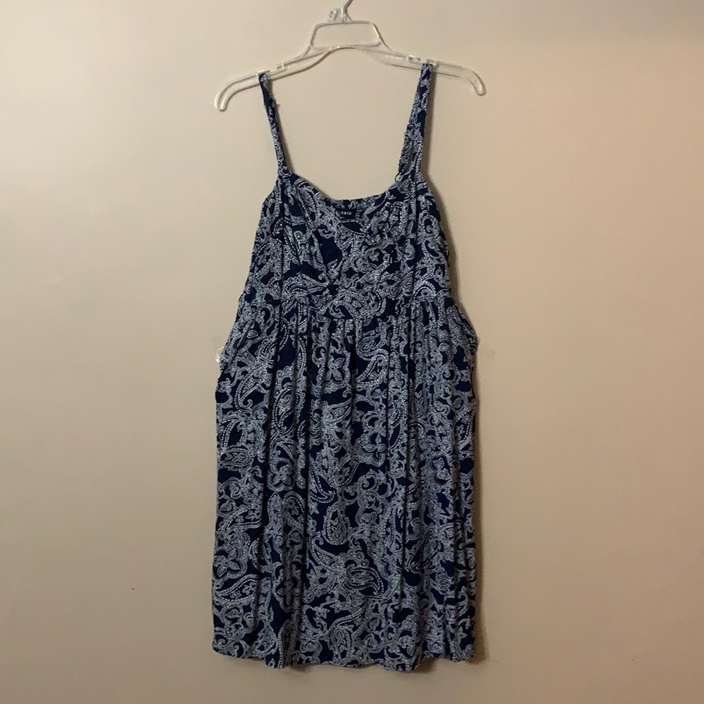 Torrid ~ Navy and white paisley dress - Size 1